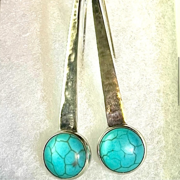 Silpada Vintage Hammered
Sterling Silver & Turquoise
Earrings - Picture 2 of 7
